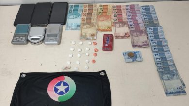 Bar mascarava ponto de tráfico em Gaspar: trio é detido com cocaína, balanças e dinheiro