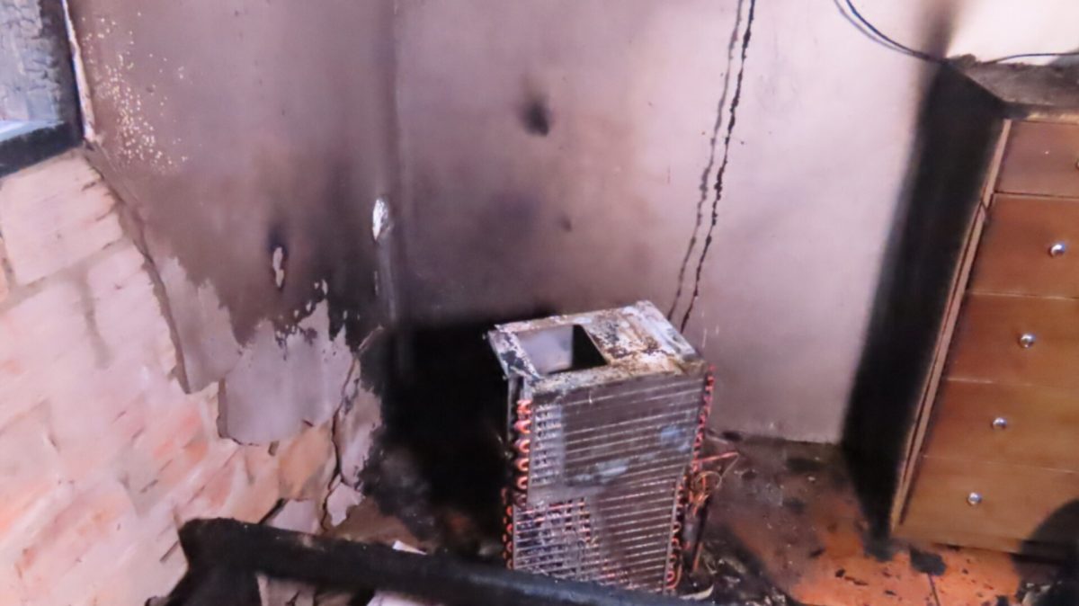 Homem com deficiência visual é socorrido após princípio de incêndio em Blumenau