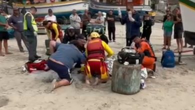 Jovem de 23 anos tem rosto esmagado após embarcação cair sobre ele em SC