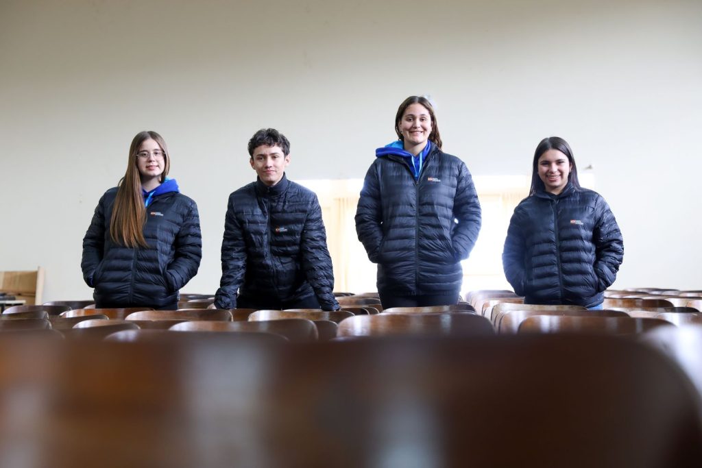 Governo de SC investe R$ 46 milhões e começa a entregar uniformes para mais de 200 mil alunos da rede estadual