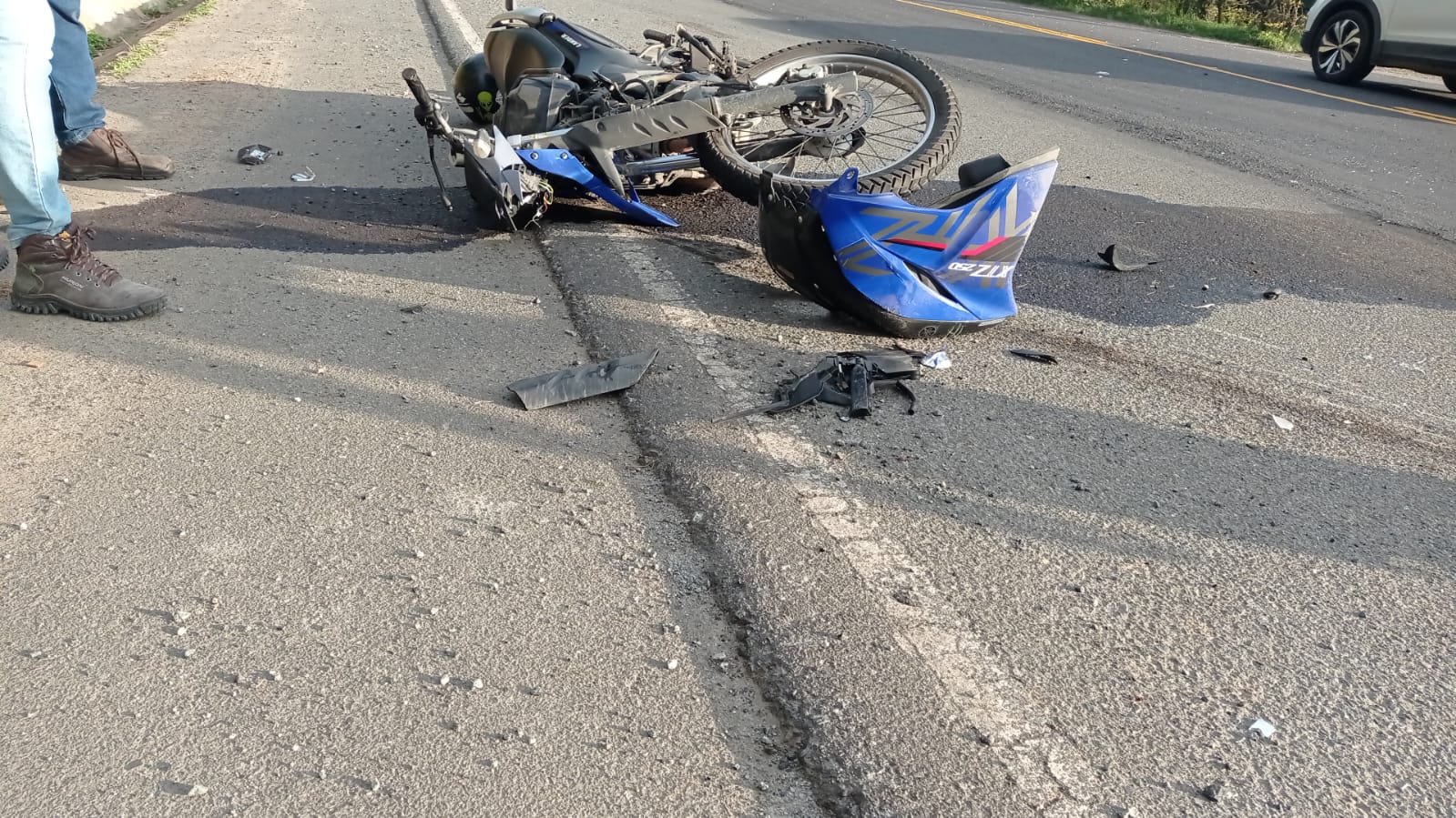 Motociclista perde o braço em grave acidente entre carro e moto na SC-110, entre Pomerode e Rio dos Cedros