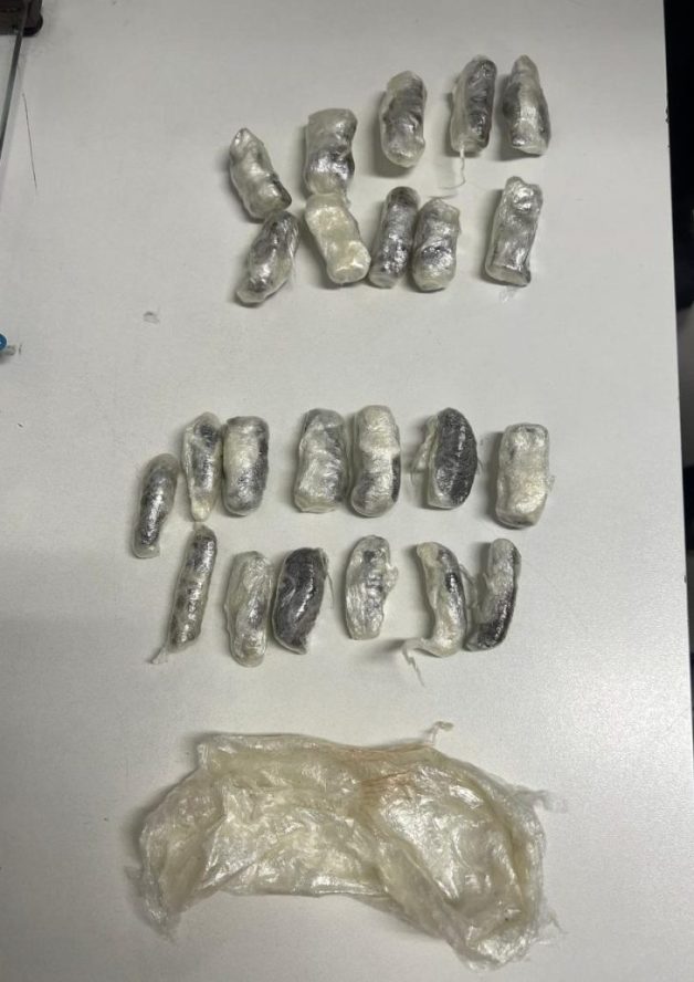 Mulher é flagrada tentando levar drogas para dentro da Penitenciária de Blumenau