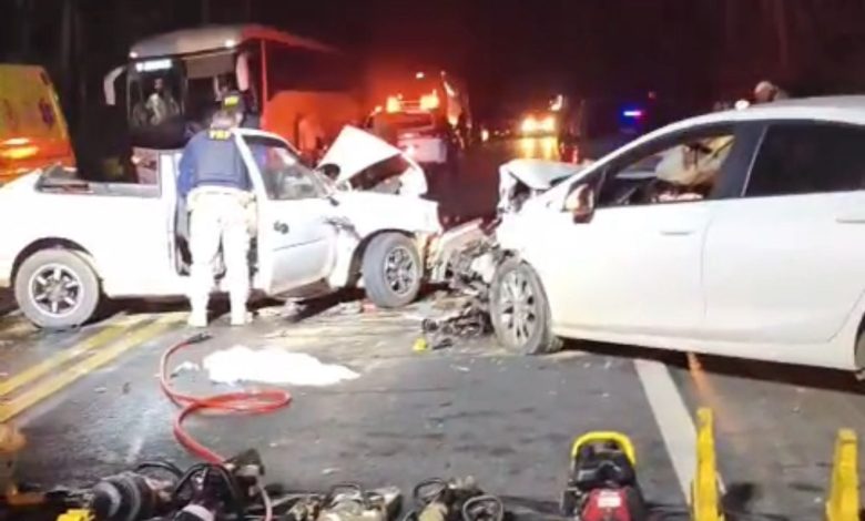 Grave acidente na BR-470 em Indaial deixa pelo menos 6 vítimas com ferimentos graves