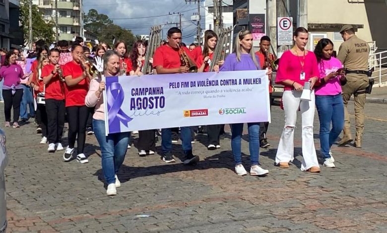 Caminhada abre agosto lilás em Indaial com apelo por fim da violência contra a mulher
