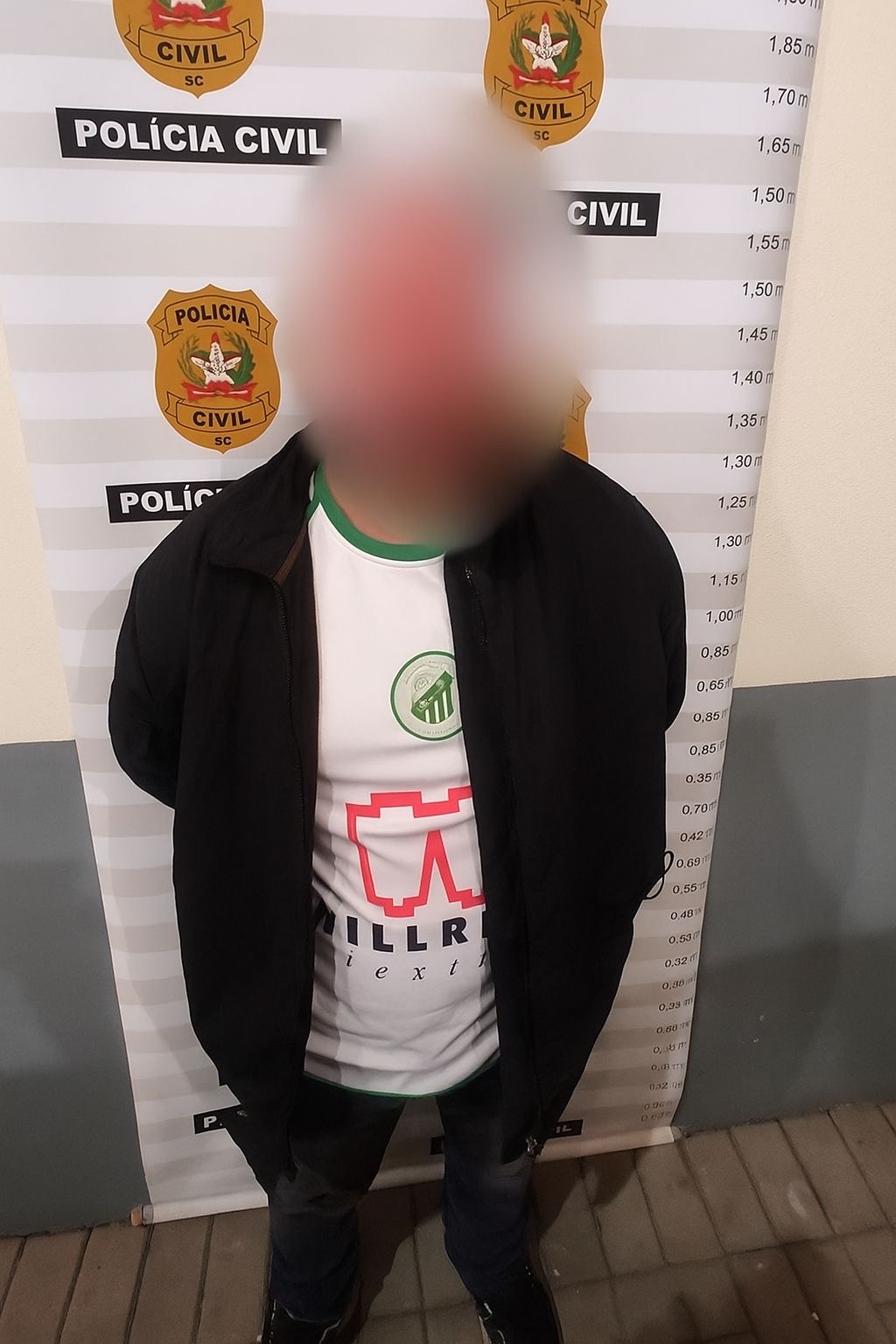 Padrasto que abusava da enteada de 11 anos em troca de presentes é preso em Gaspar