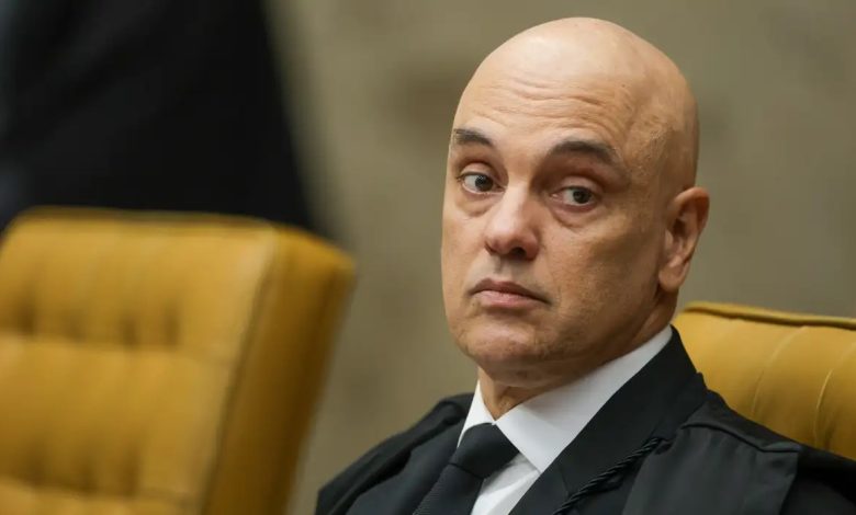 Moraes decreta prisão domiciliar de Jair Bolsonaro