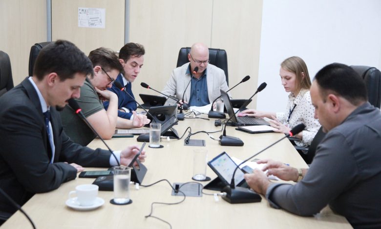 Blumenau em foco: Comissões legislativas aprovam projetos-chave e definem futuro do orçamento municipal