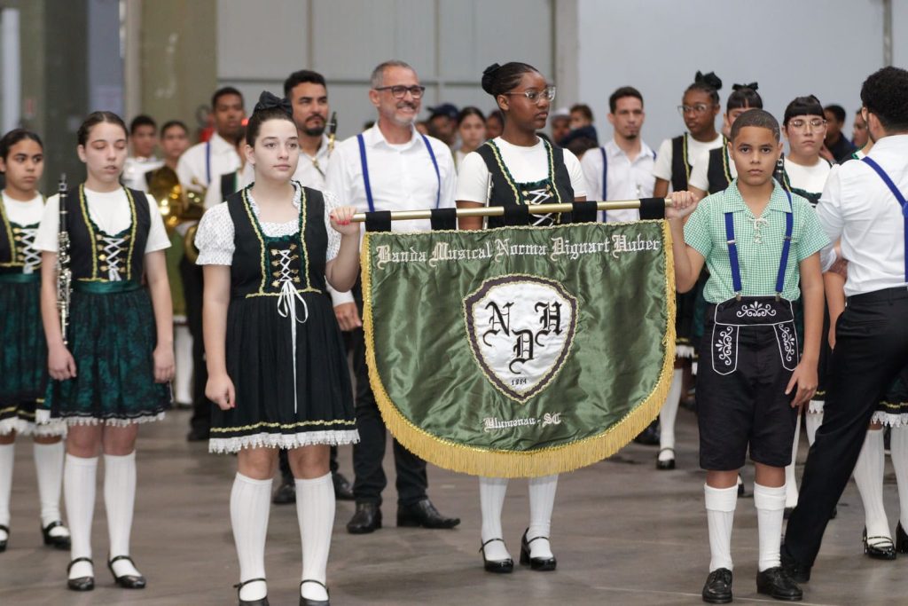 Resultado da seletiva define bandas e fanfarras escolares nos desfiles da 40ª Oktoberfest Blumenau