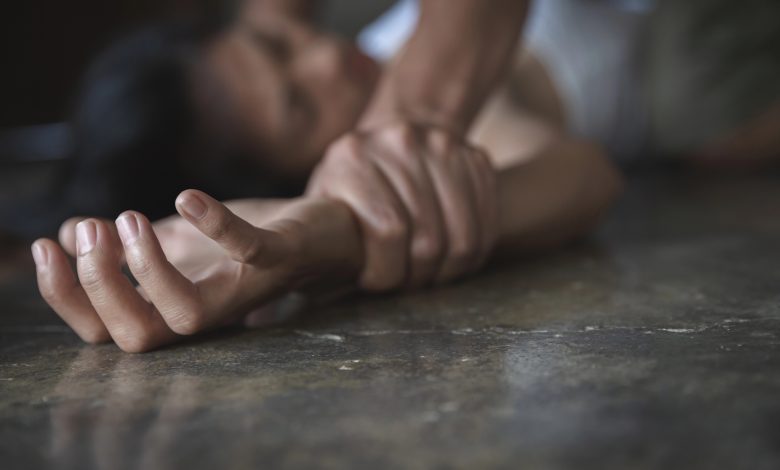 Homem é condenado a 44 anos de prisão por abusar sexualmente da irmã e compartilhar vídeos em SC