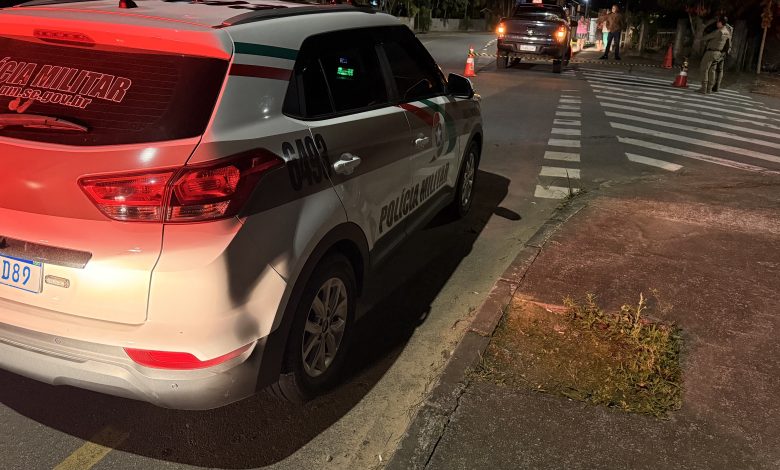 Mulher morre após ser baleada pelo marido em Timbó