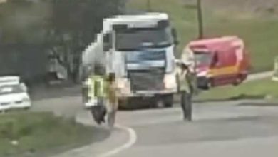 Mulher em surto é resgatada nua às margens da BR-470 em Pouso Redondo