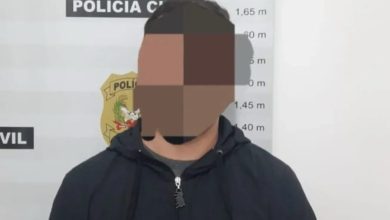 Homem é preso por esfaquear a própria mãe após exigir aposentadoria para comprar drogas em SC