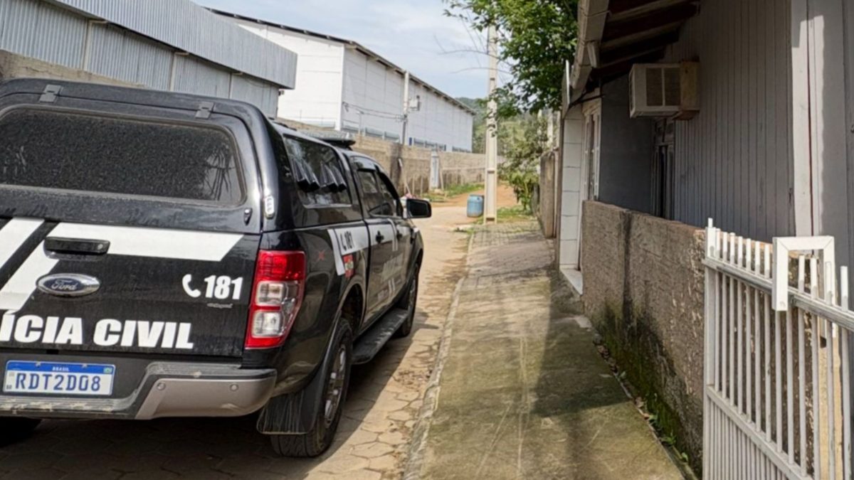 Polícia Civil apreende arma usada em ameaça contra mulher em Ilhota