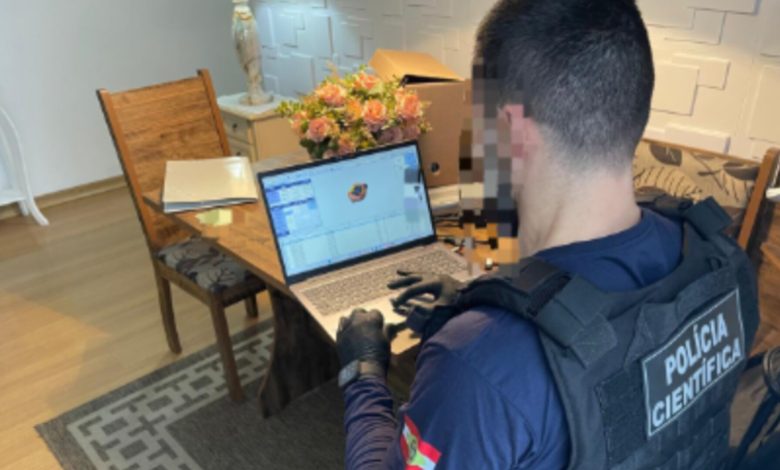 Homem é preso em SC por compartilhar vídeos de abuso sexual infantil