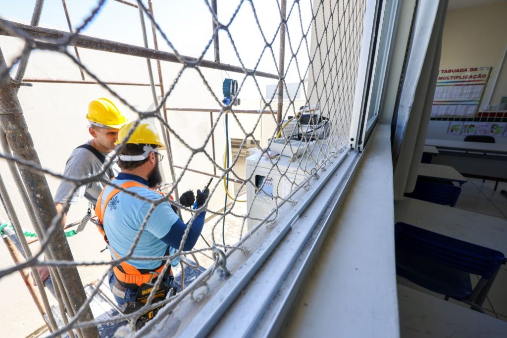 SC investe R$ 3,6 bilhões em escolas e transforma infraestrutura com programa Escola Boa