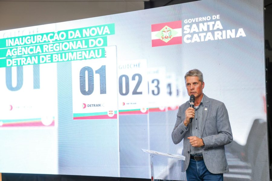 Governador inaugura nova agência do Detran/SC em Blumenau e lança maior edital do CNH Emprego na Pista