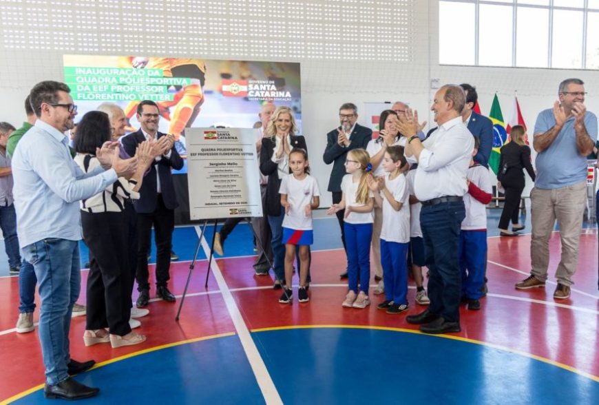 Indaial recebe nova quadra poliesportiva e investimentos para prevenção de enchentes