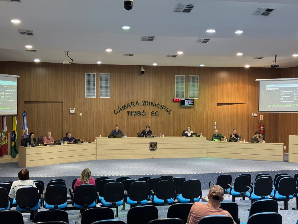 Câmara de Timbó aprova alterações na jornada escolar e cria o “Dia da Vitória”