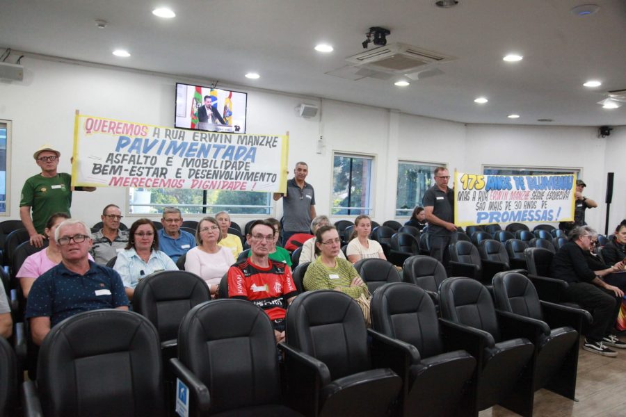Vereadores e comunidade pressionam por avanço na pavimentação da Rua Erwin Manzke, em Blumenau
