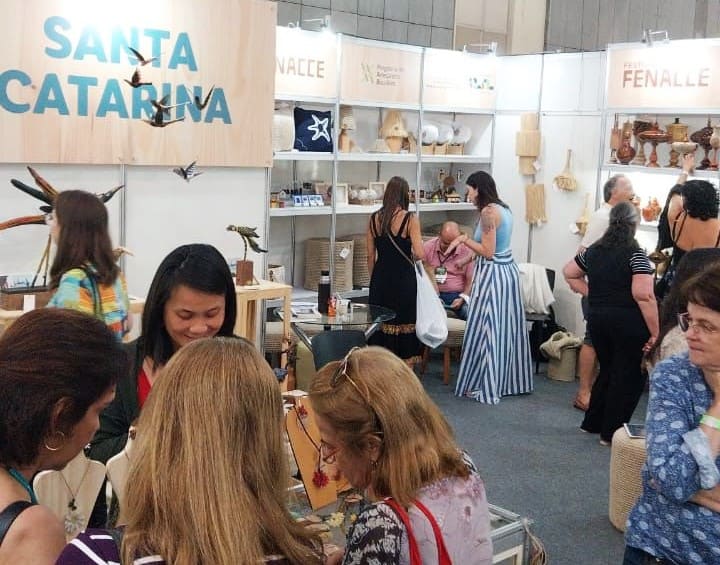 Artesanato catarinense fatura mais de R$ 89 mil na Fenacce 2025 em Fortaleza