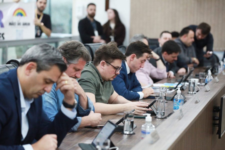 Vereadores e comunidade pressionam por avanço na pavimentação da Rua Erwin Manzke, em Blumenau