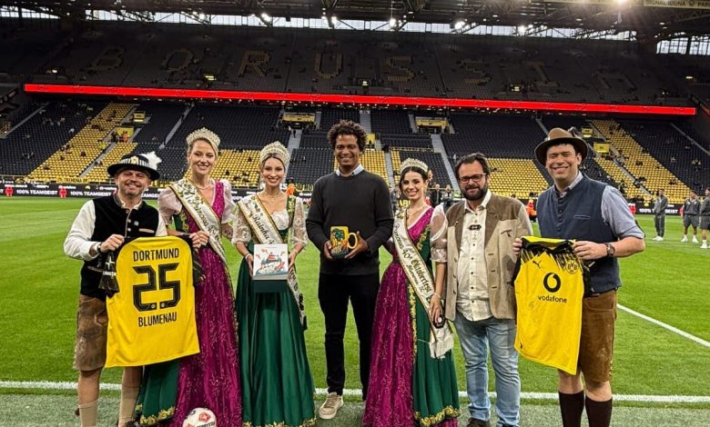 Oktoberfest Blumenau e Borussia Dortmund unem tradição e futebol em experiência internacional
