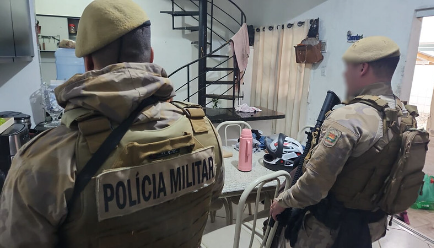 GAECO realiza operação contra torcidas organizadas e prende investigado com armas em Florianópolis