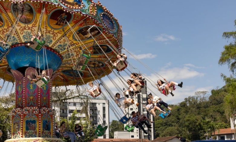 Oktoberfest Blumenau 2025 traz diversão, brinquedos e atrações inéditas do Camarote Spaten