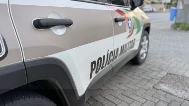 Funcionário reage e dupla foge após tentativa de assalto em relojoaria de Timbó