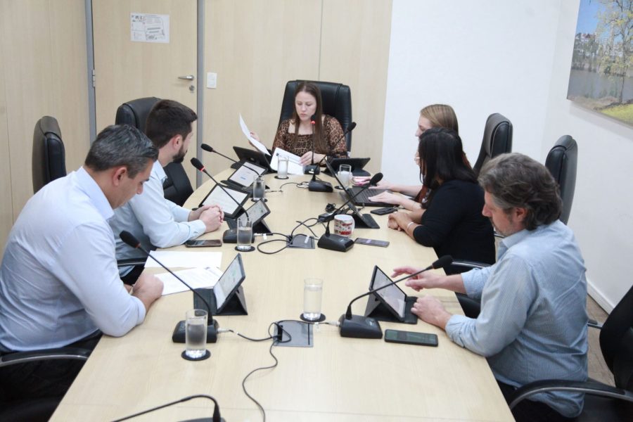 Câmara de Blumenau delibera sobre 11 projetos de lei e emenda em reunião das comissões