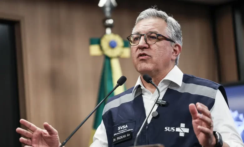 Alerta nacional: casos suspeitos de intoxicação por metanol devem crescer, adverte ministro da Saúde