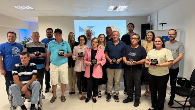 Timbó homenageia servidores com a Medalha Horácio Cristofolini em celebração ao Dia do Servidor Público