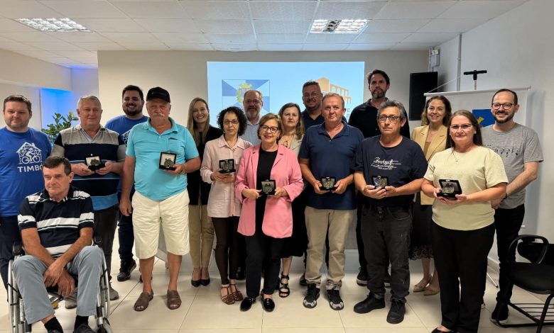 Timbó homenageia servidores com a Medalha Horácio Cristofolini em celebração ao Dia do Servidor Público