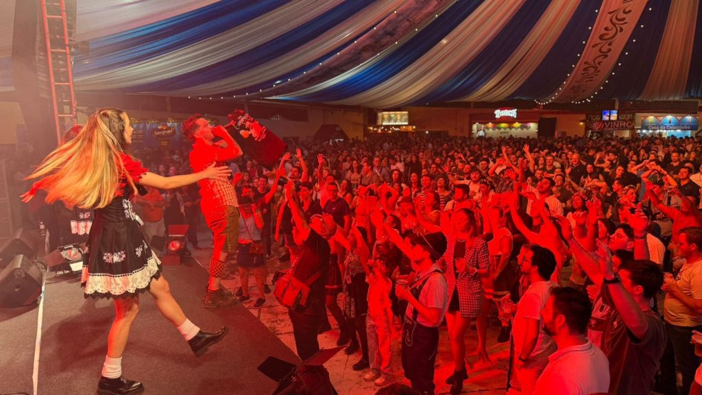 Santa Catarina em festa: explore cultura, gastronomia e tradições além da Oktoberfest
