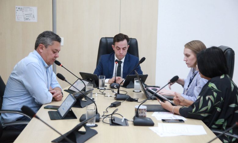 Câmara de Blumenau aprova pareceres favoráveis a oito projetos e emenda em reunião das comissões