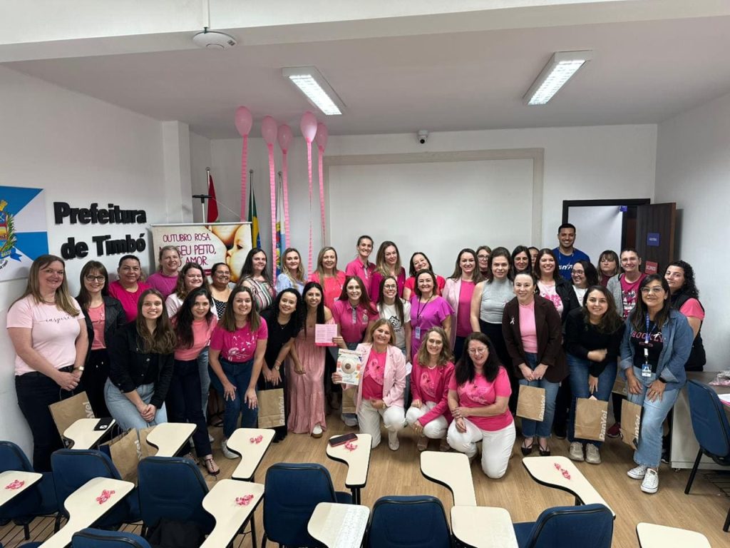 Prefeitura de Timbó realiza palestra sobre prevenção ao câncer de mama para servidores