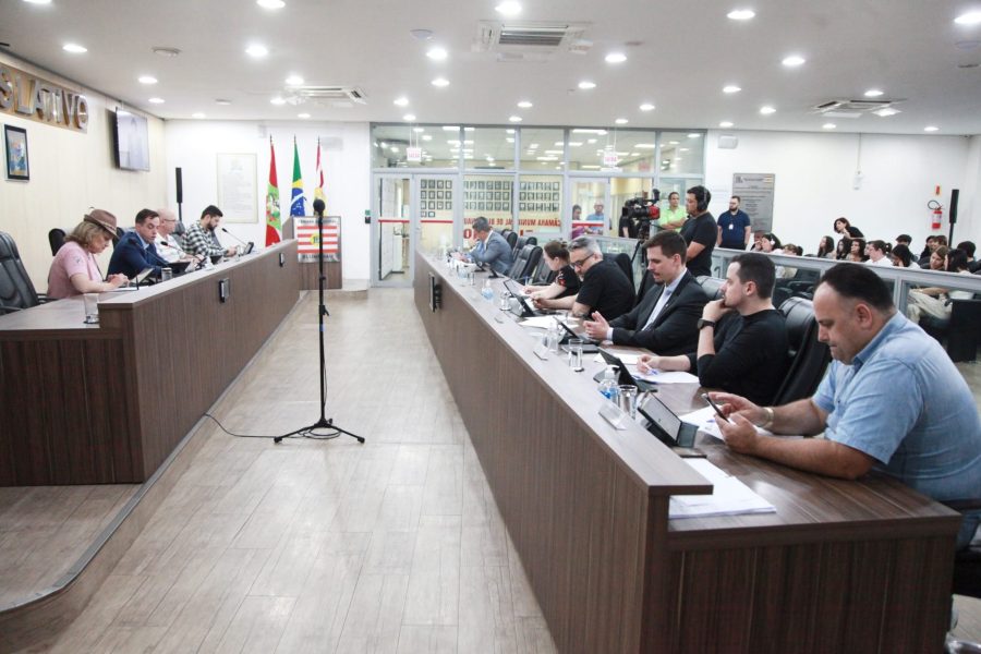 Vereadores de Blumenau cobram regularização de repasses às creches conveniadas e aprovam crédito extra