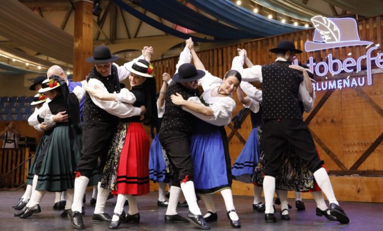 Parceria histórica entre Oktoberfest Blumenau e Festival de Joinville inaugura o maior evento de danças germânicas do país