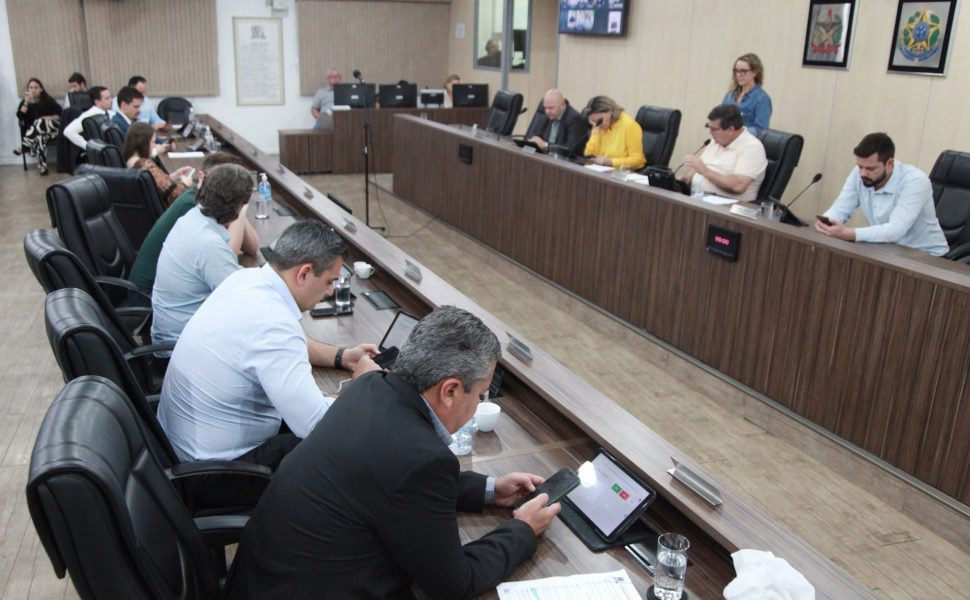 Câmara de Blumenau aprova lei que veda apoio a entidades que incentivem invasões de propriedades