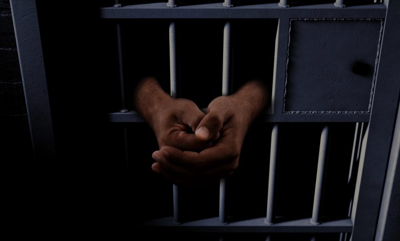 Homem é condenado a mais de 35 anos por matar ex-companheira e enterrar corpo dentro de casa em Palhoça