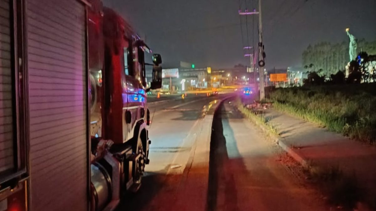 Motociclista fica gravemente ferido em colisão com carro na BR-470, em Indaial