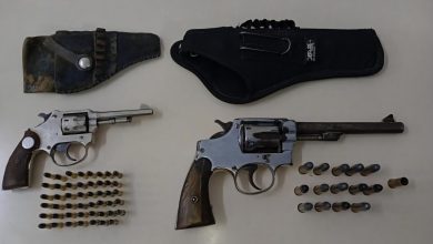 Homem é preso por ameaçar companheira e guardar armas em casa em Apiúna