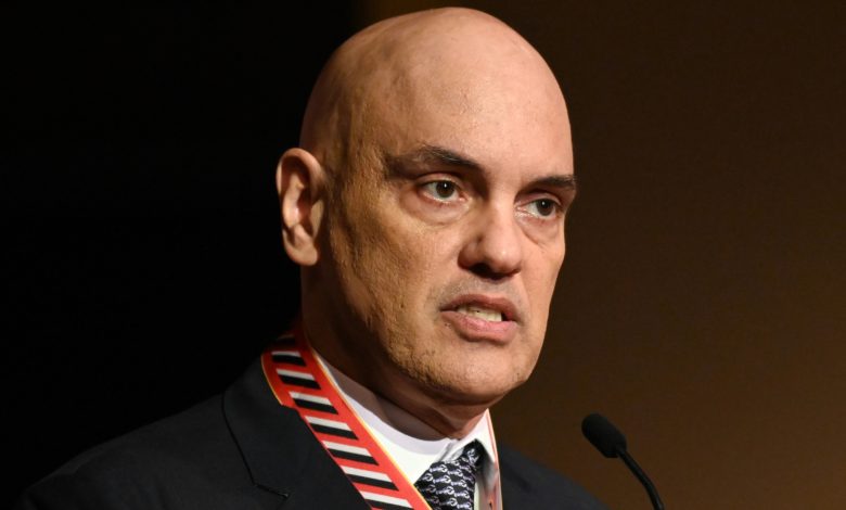 Moraes manda soltar réu dos atos de 8 de janeiro após erro judicial