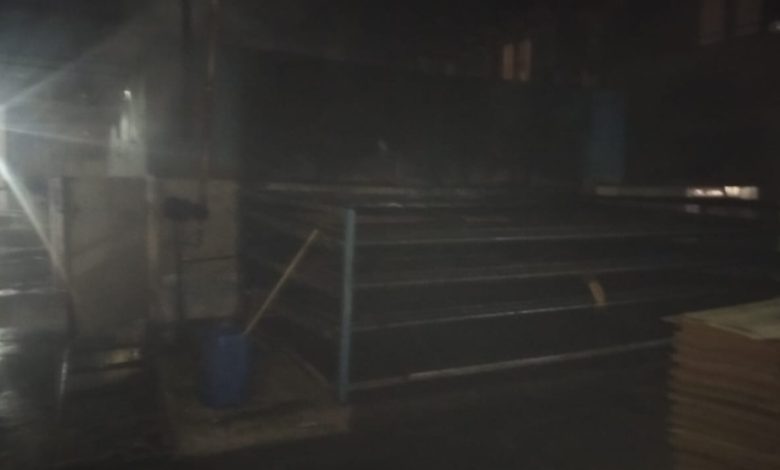 Incêndio destrói máquina industrial em Timbó durante a madrugada