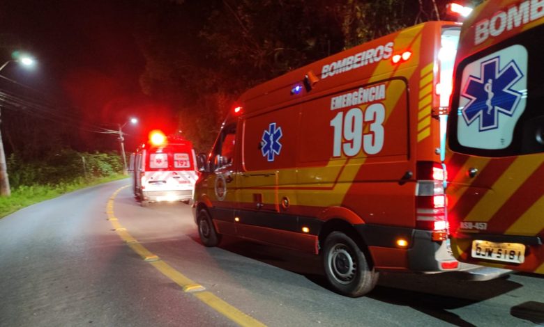 Homem é encontrado em posição fetal e desorientado após ser esfaqueado em Gaspar