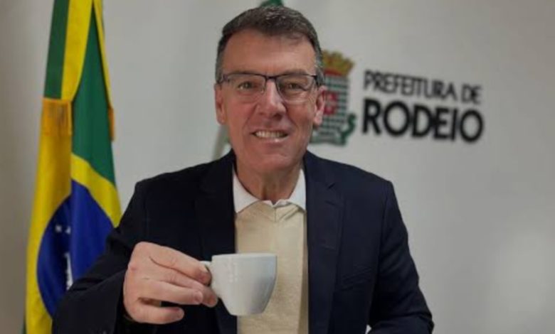 Prefeito de Rodeio esclarece polêmica sobre bilhete na Secretaria de Saúde