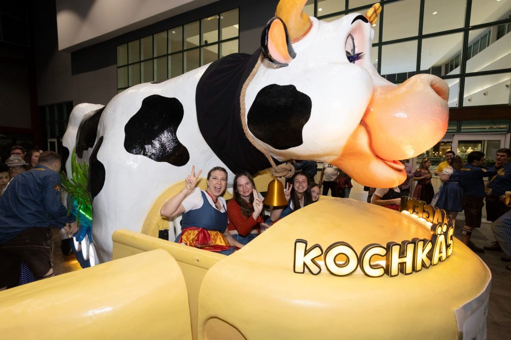 Norte Shopping lança o Kochkäsewagen, atração inédita da Oktoberfest 2025