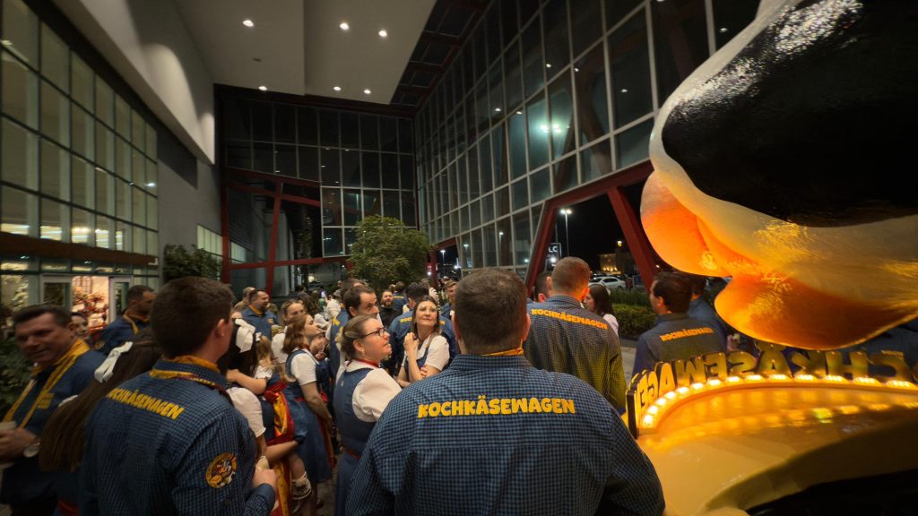 Norte Shopping lança o Kochkäsewagen, atração inédita da Oktoberfest 2025