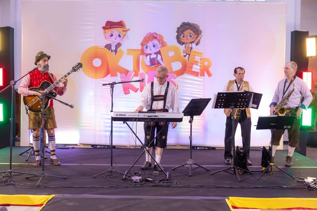 Norte Shopping realiza 3ª Oktober Kids com desfile, mascotes e escolha da Realeza Mirim