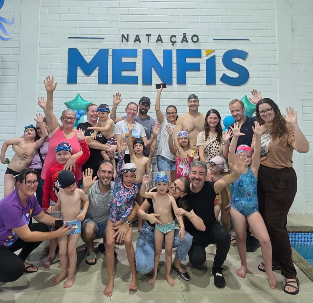 Festival de Natação da Academia Menfis une esporte, família e solidariedade em Timbó